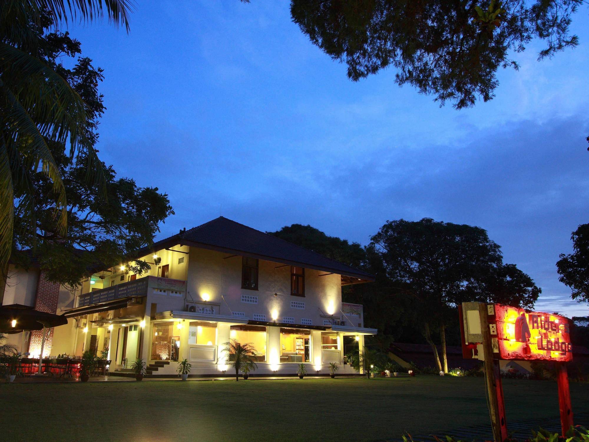 Oyo 104 Pegasus Hotel Singapore Exterior photo