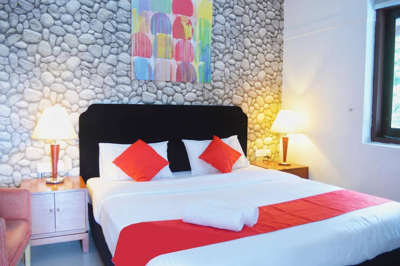 Oyo 104 Pegasus Hotel Singapore Exterior photo